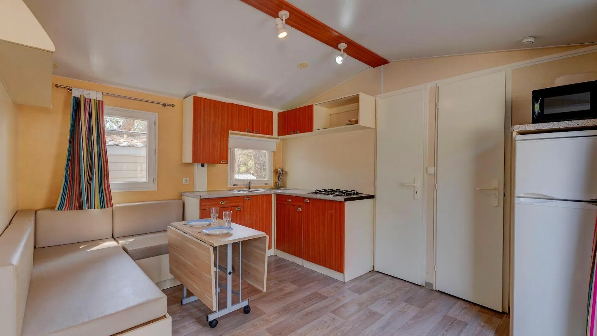 Eurocamp Mobilhomes At Brioni Sunny Campsite Πούλα